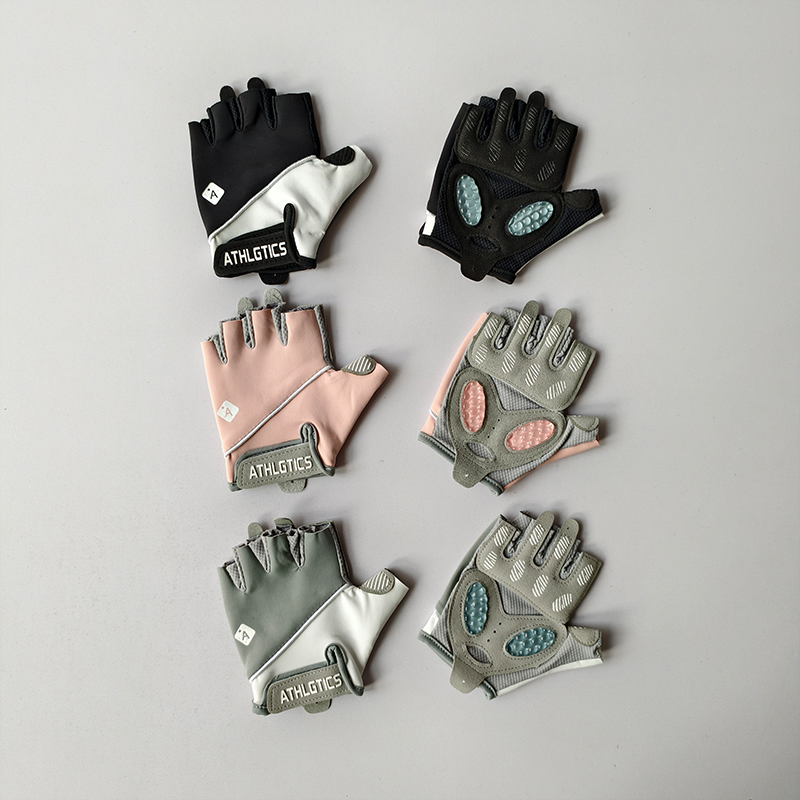 قفازات اللياقة البدنية النسائي - مراجعة Cycling Glove Padded وسعره