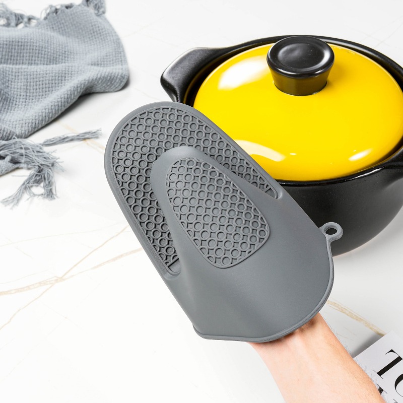 مشبك يدوي من السيليكون المُسمك - مراجعة Oven Mitt Silicone وسعره